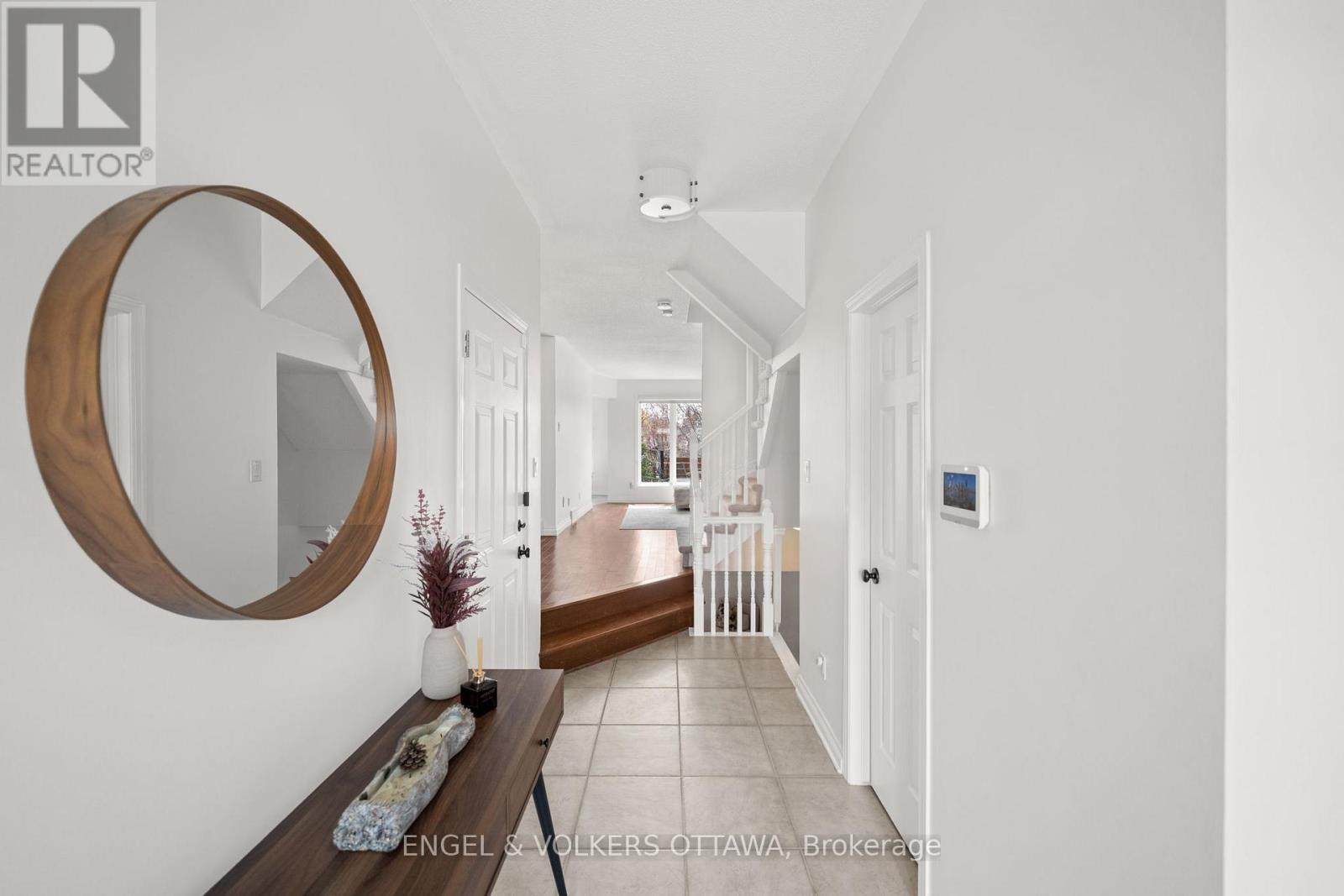 5 Kimberwick Crescent, Ottawa, Ontario  K1V 1K6 - Photo 2 - X13090372