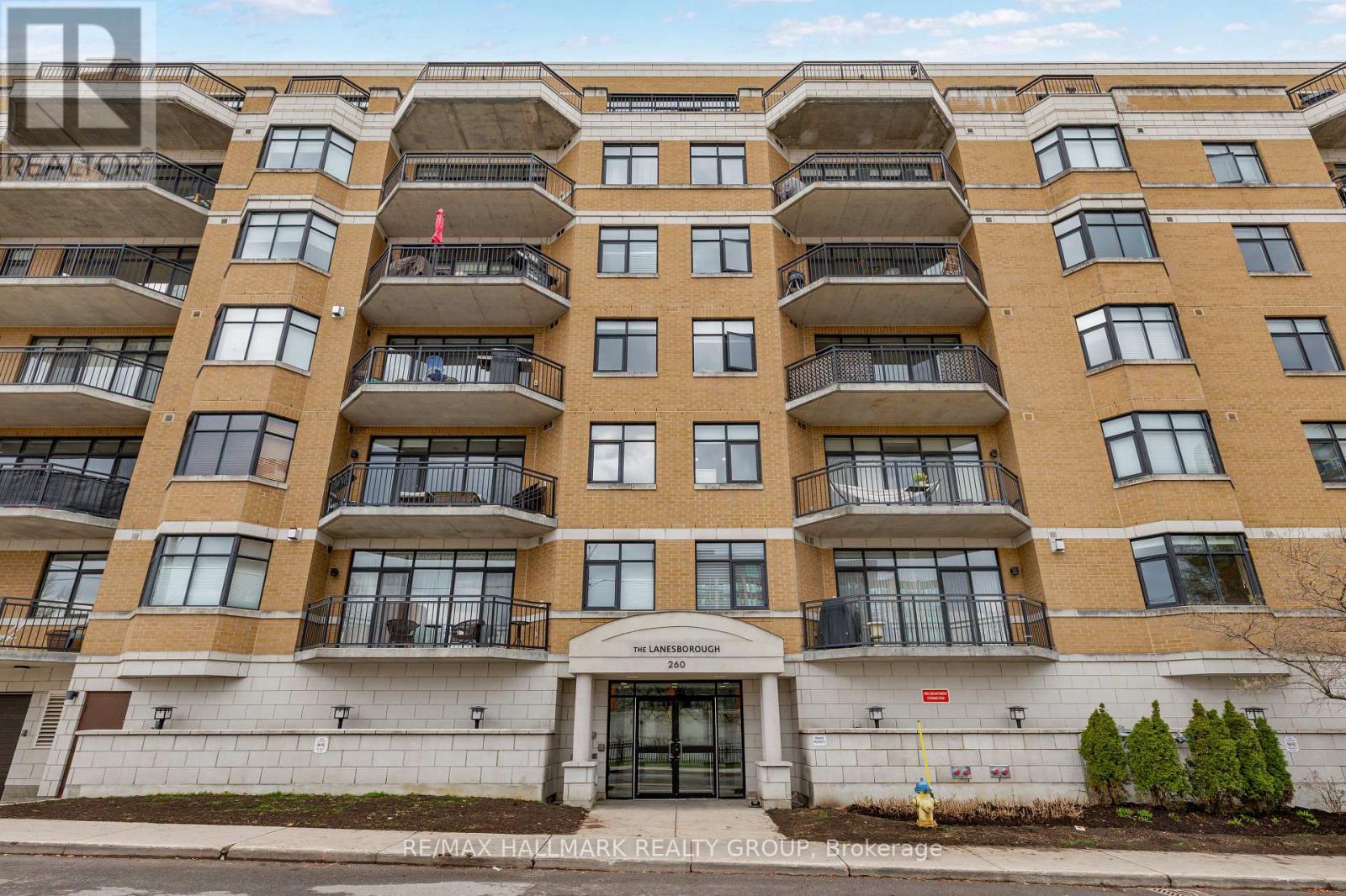 203 - 260 BESSERER STREET, Ottawa, Ontario