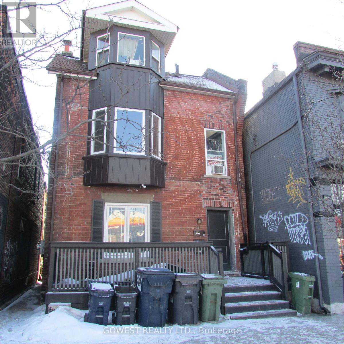 MAIN#1 - 2011 DUNDAS STREET W, Toronto, Ontario