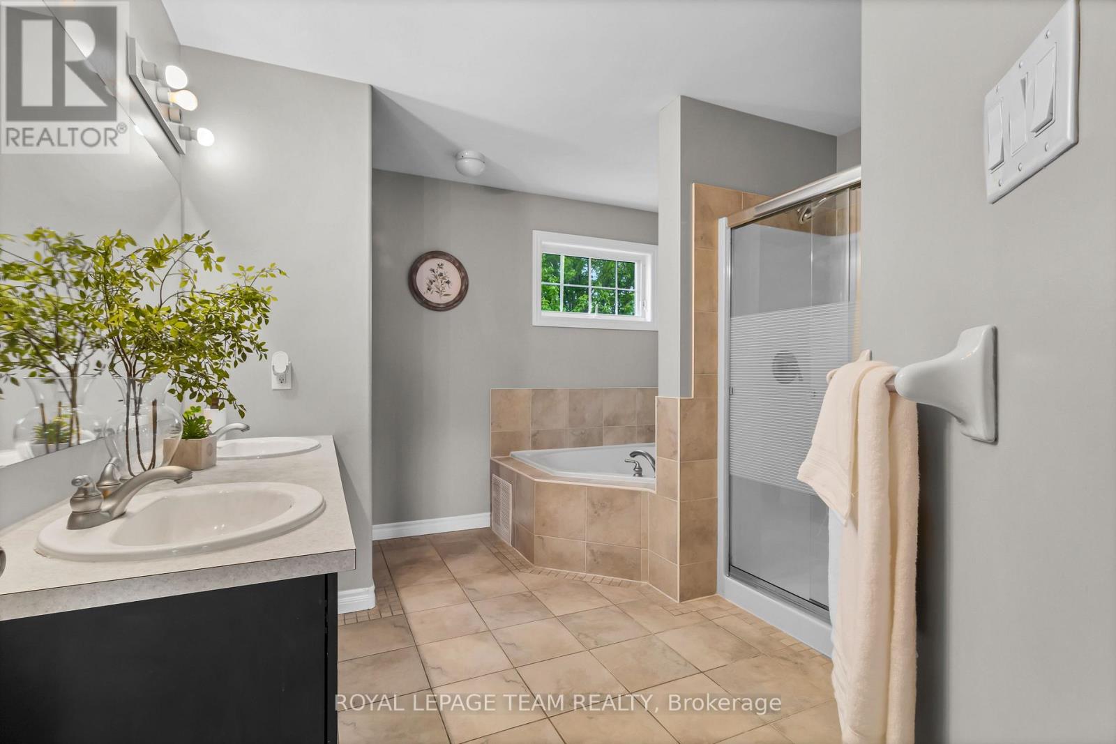 3728 Mountain Meadows Crescent, Ottawa, Ontario  K1V 1V7 - Photo 22 - X12905532