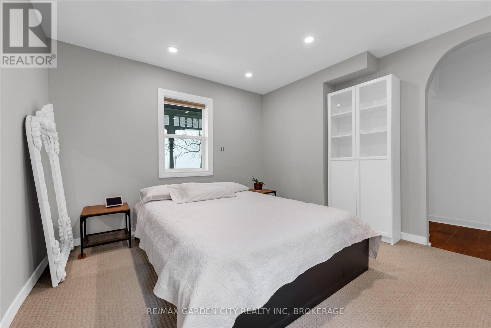 19 Thomas Street, St. Catharines, Ontario  L2R 6L7 - Photo 13 - X13090534