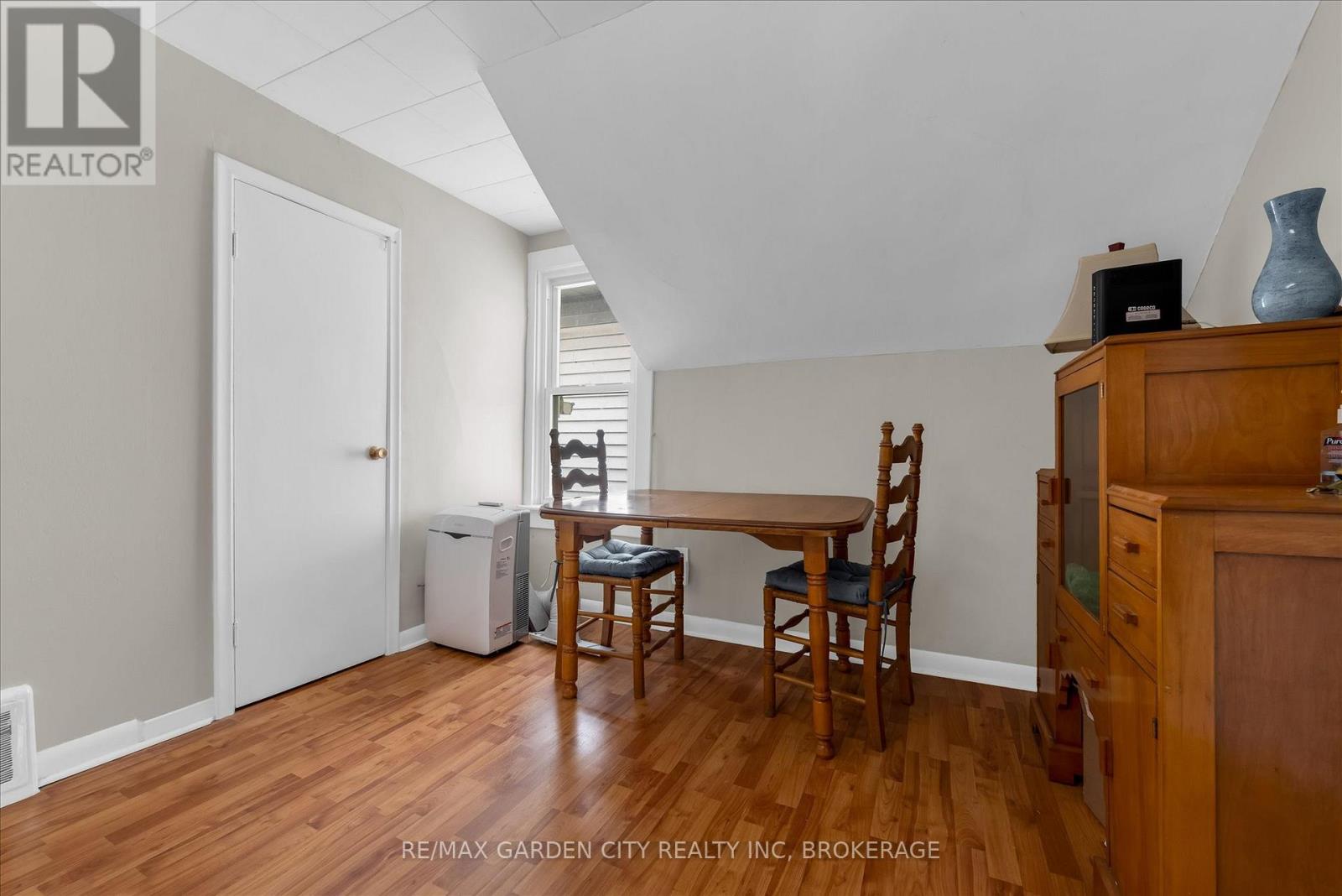 19 Thomas Street, St. Catharines, Ontario  L2R 6L7 - Photo 17 - X13090534