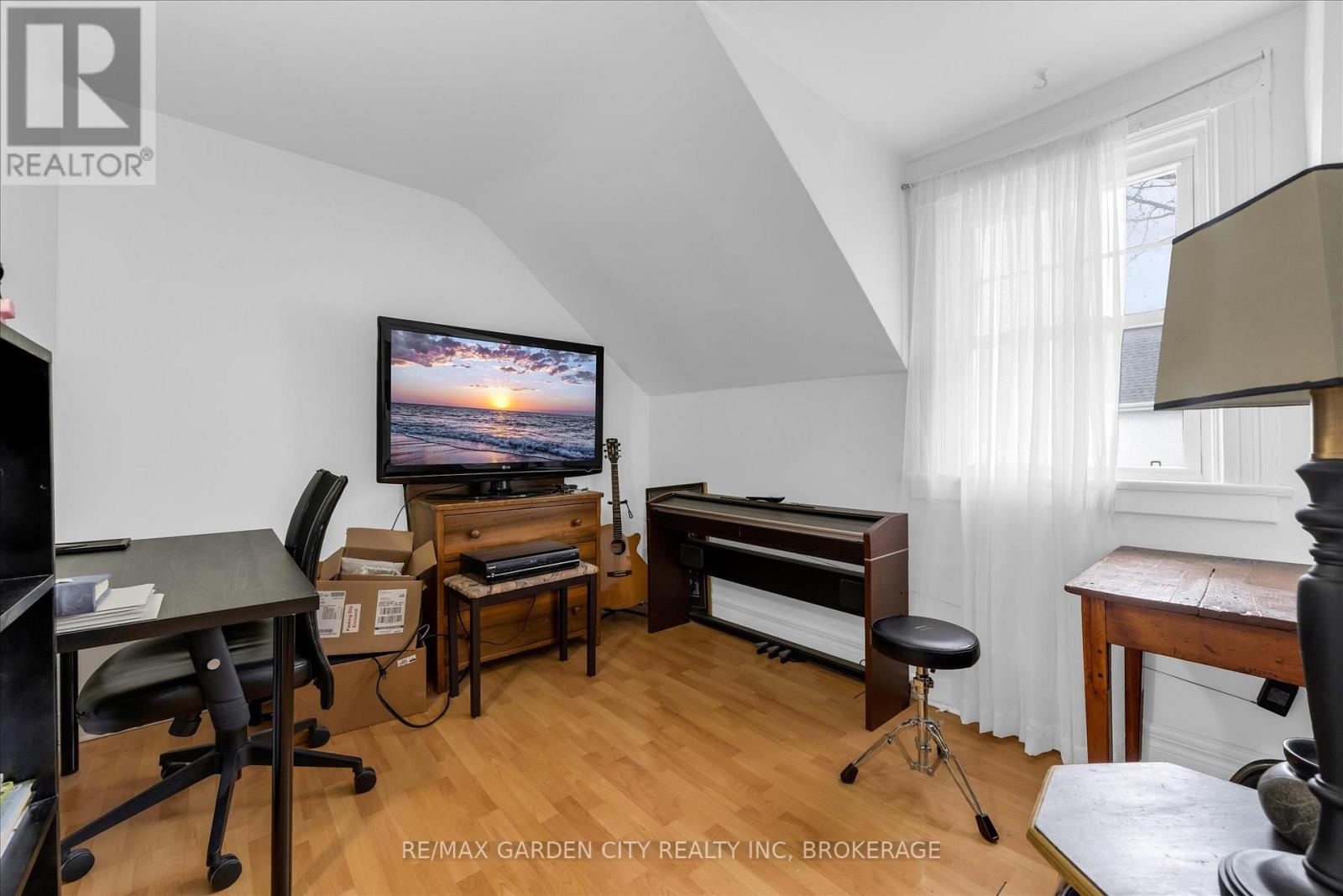 19 Thomas Street, St. Catharines, Ontario  L2R 6L7 - Photo 20 - X13090534