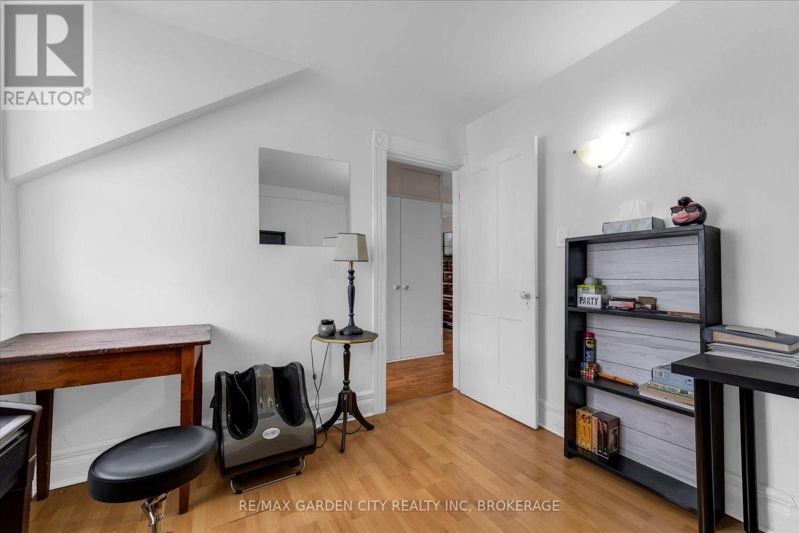 19 Thomas Street, St. Catharines, Ontario  L2R 6L7 - Photo 21 - X13090534