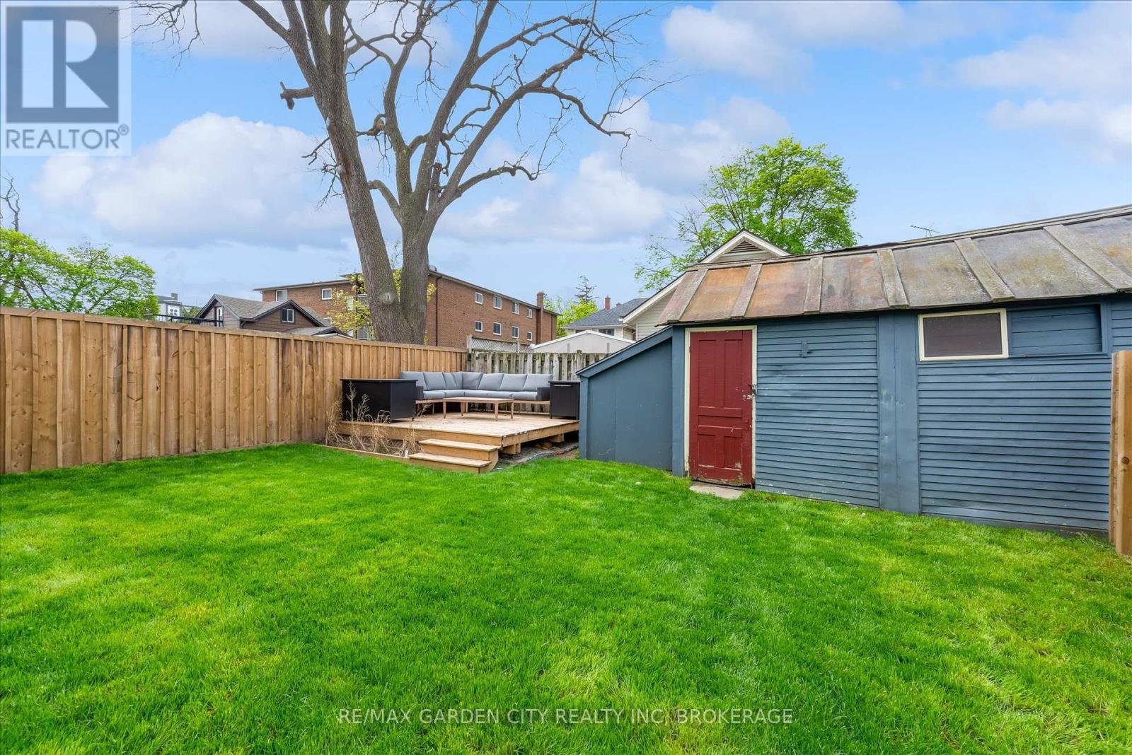 19 Thomas Street, St. Catharines, Ontario  L2R 6L7 - Photo 26 - X13090534