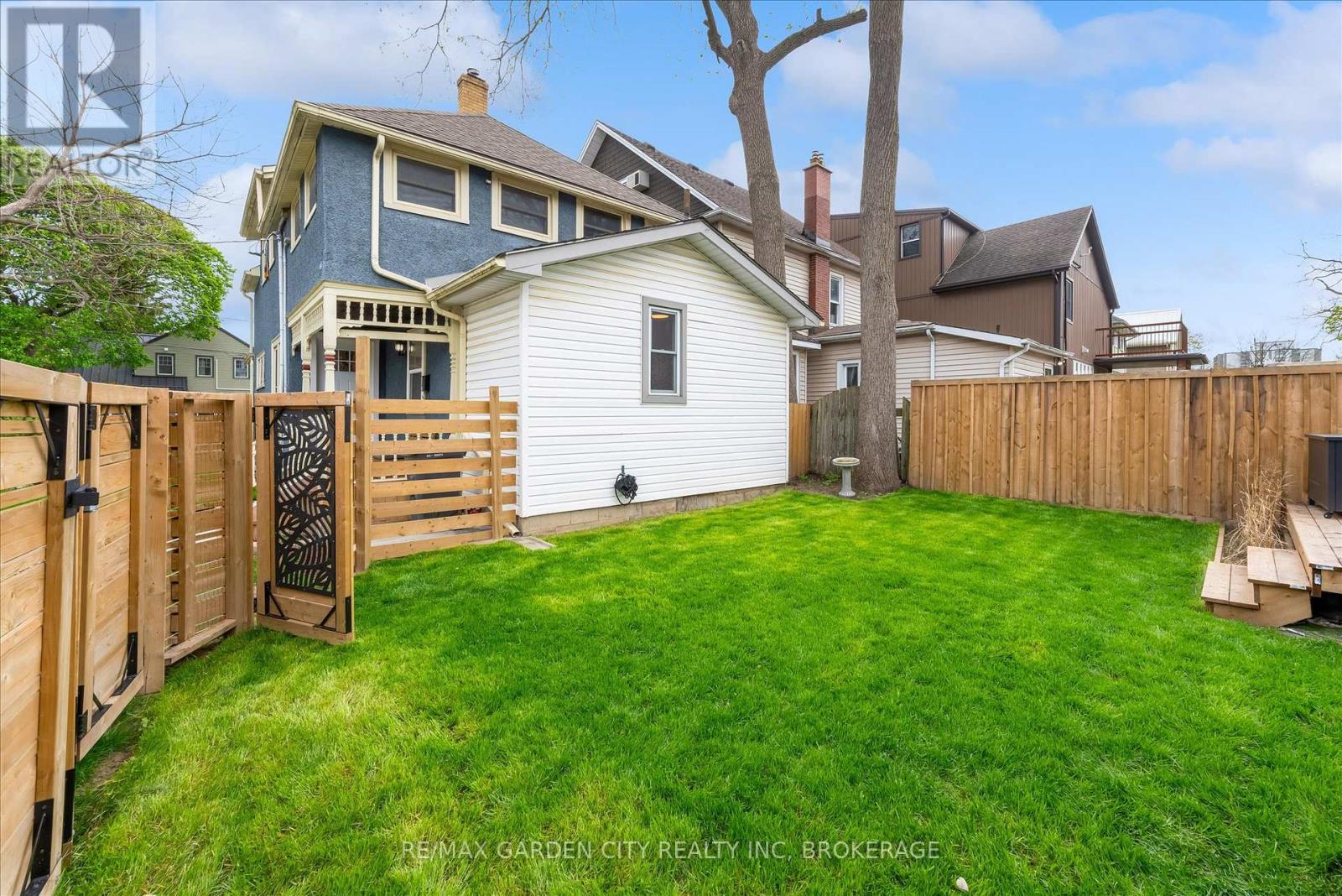 19 Thomas Street, St. Catharines, Ontario  L2R 6L7 - Photo 28 - X13090534