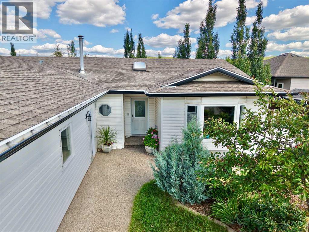 10501 83 Street, Peace River, Alberta  T8S 1M8 - Photo 2 - A2242403