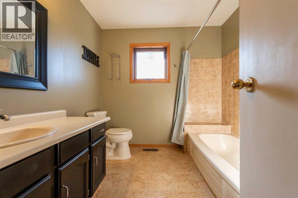 897 Red Crow Boulevard W, Lethbridge, Alberta  T1K 5P5 - Photo 19 - A2306954
