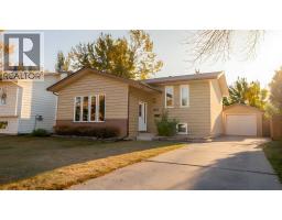 897 Red Crow Boulevard W, Lethbridge, Alberta