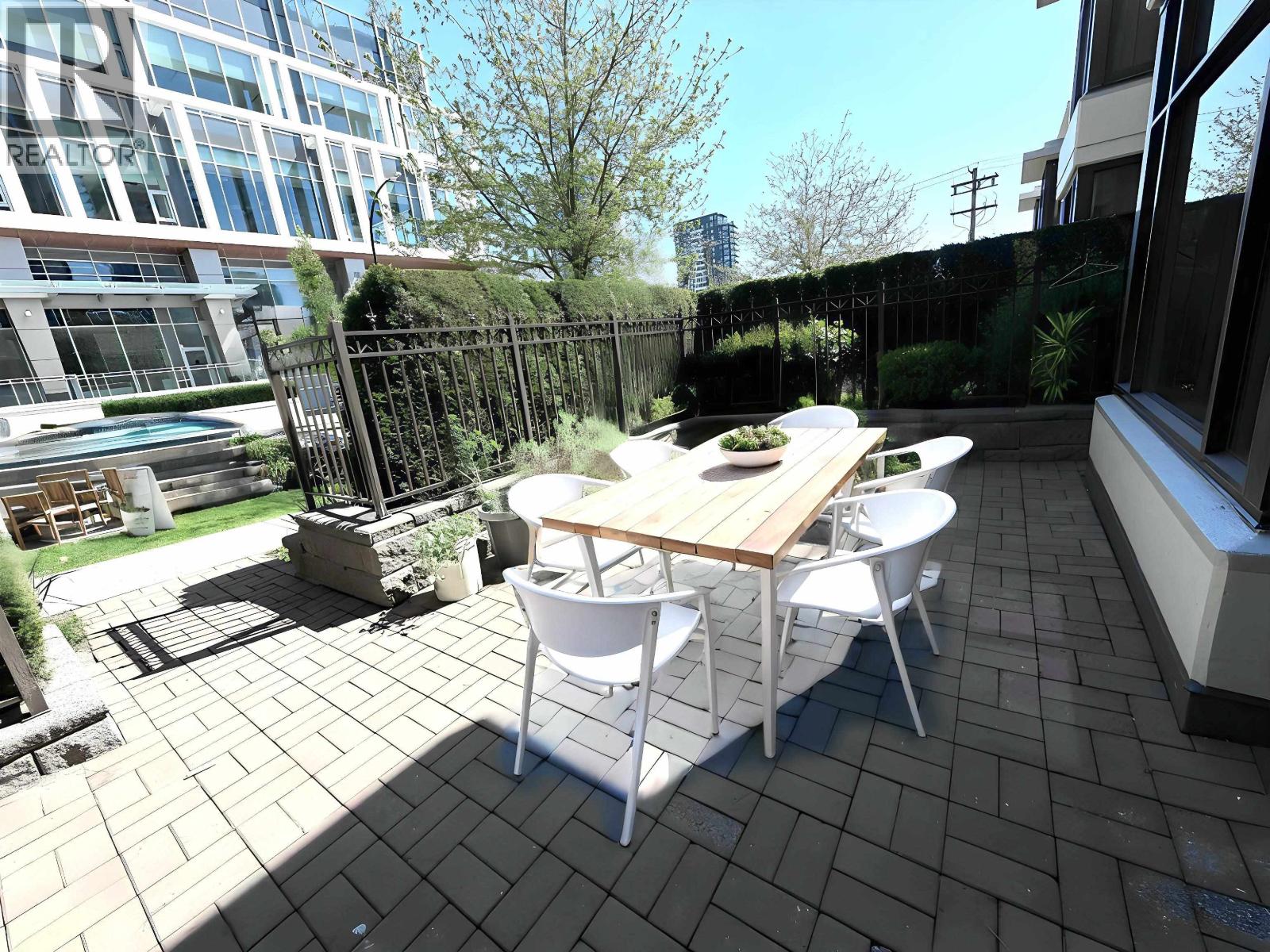 Th13 2089 Rosser Avenue, Burnaby, British Columbia  V5C 5E2 - Photo 7 - R3103724