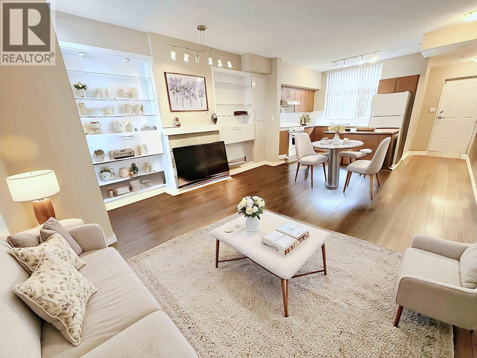 Th13 2089 Rosser Avenue, Burnaby, British Columbia  V5C 5E2 - Photo 2 - R3103724