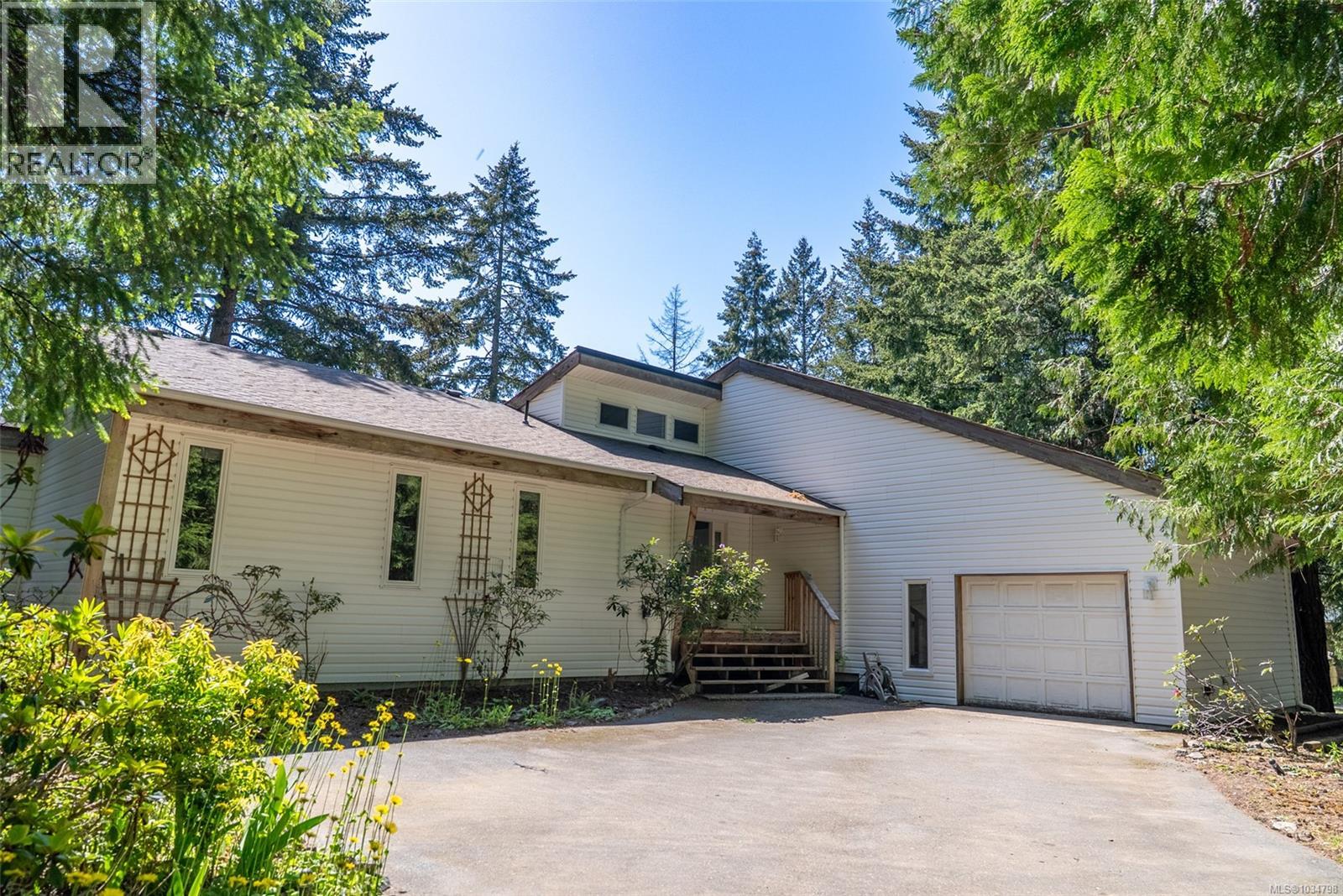 37267 Schooner Way, Pender Island, British Columbia  V0N 2M0 - Photo 1 - 1034798