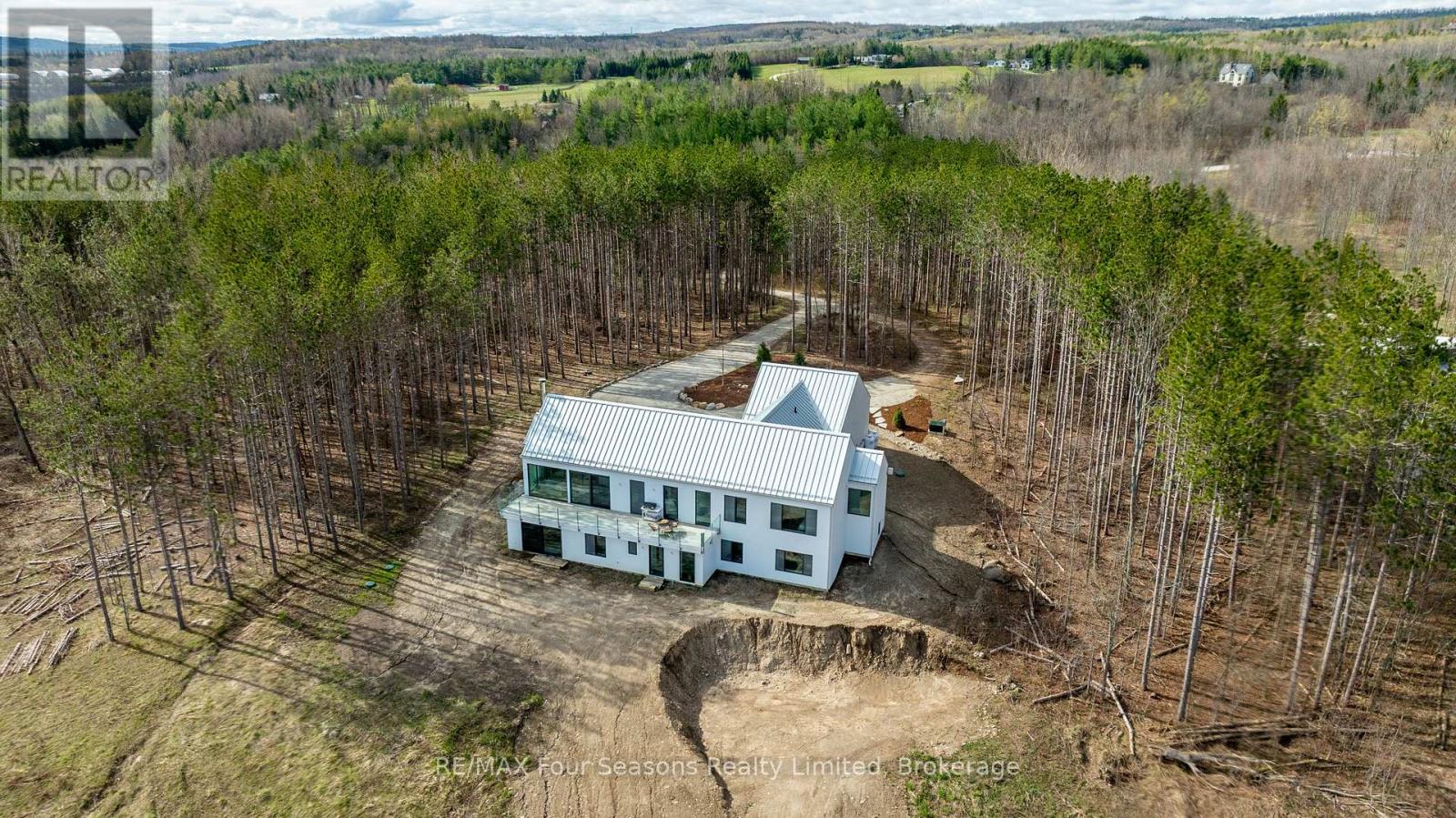 58 Sydenham Trail W, Clearview, Ontario  L0M 1H0 - Photo 49 - S13090320