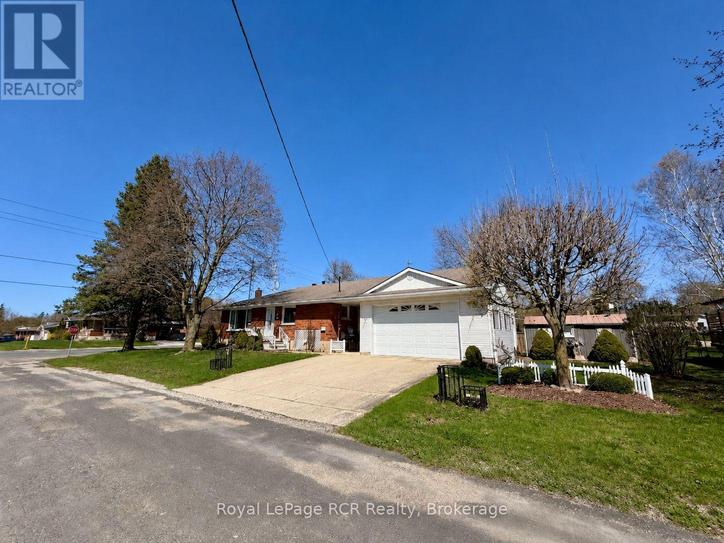 281 13th Avenue, Hanover, Ontario  N4N 2V9 - Photo 1 - X13090336