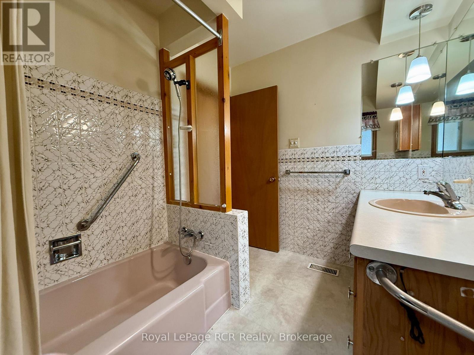 281 13th Avenue, Hanover, Ontario  N4N 2V9 - Photo 19 - X13090336