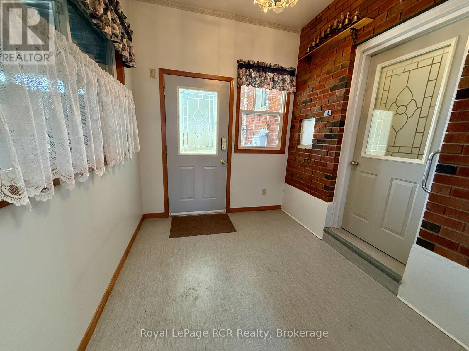 281 13th Avenue, Hanover, Ontario  N4N 2V9 - Photo 6 - X13090336