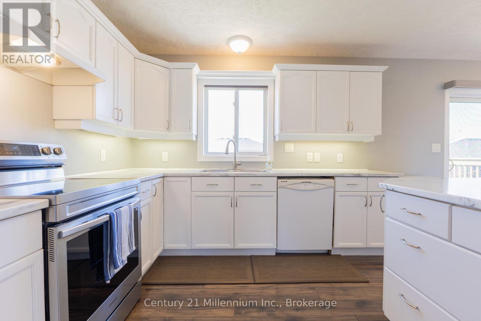 450 Peirson Avenue, Saugeen Shores, Ontario  N0H 2C1 - Photo 5 - X13090538