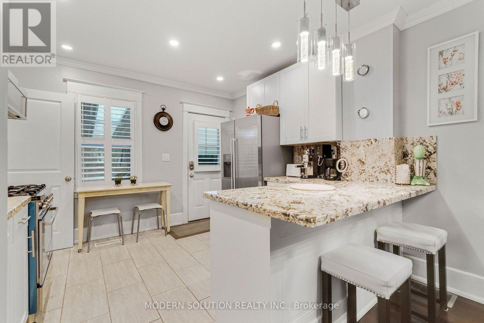 741 Milverton Boulevard, Toronto, Ontario  M4C 1Y3 - Photo 14 - E13019050