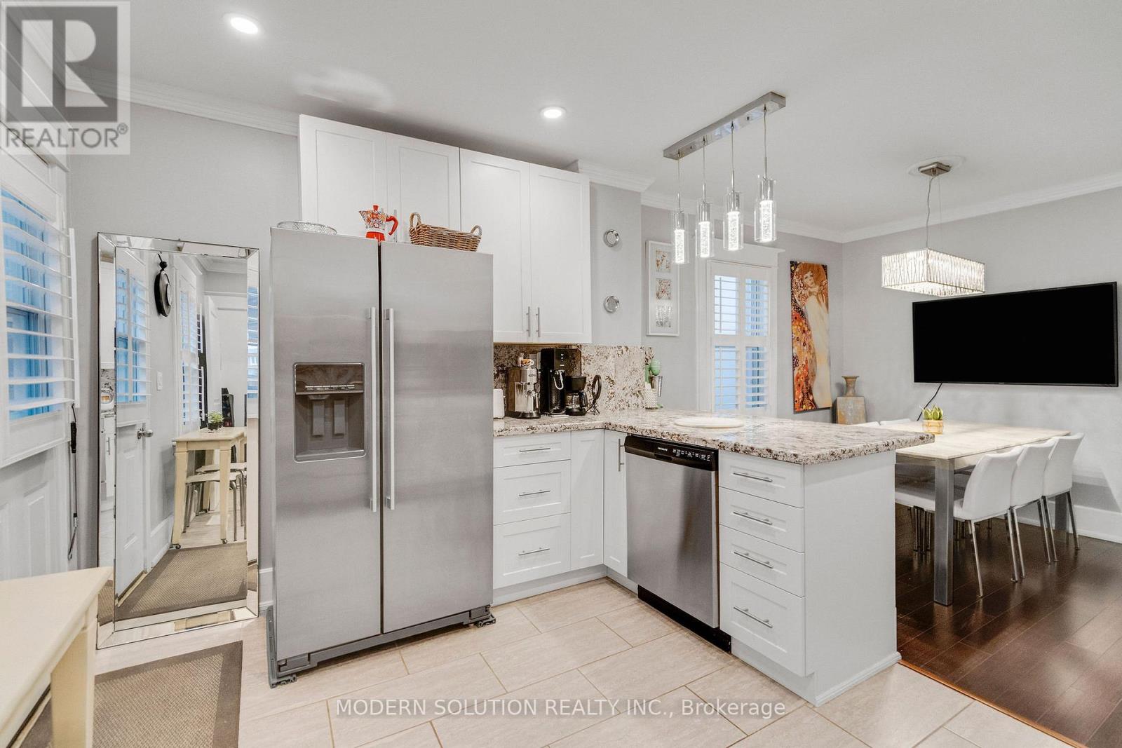 741 Milverton Boulevard, Toronto, Ontario  M4C 1Y3 - Photo 15 - E13019050