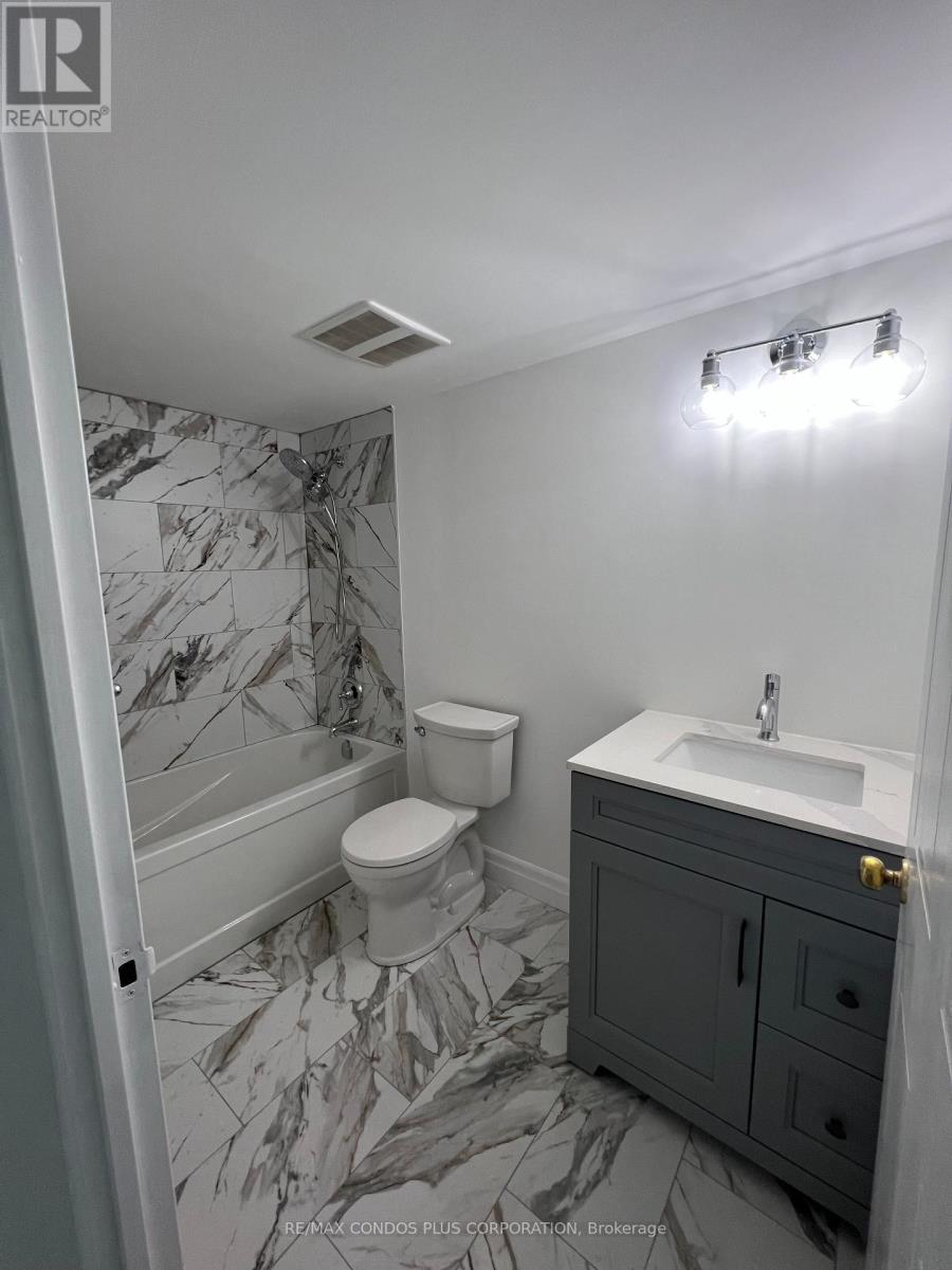 1707 - 750 Bay Street, Toronto, Ontario  M5G 1N6 - Photo 9 - C13090178