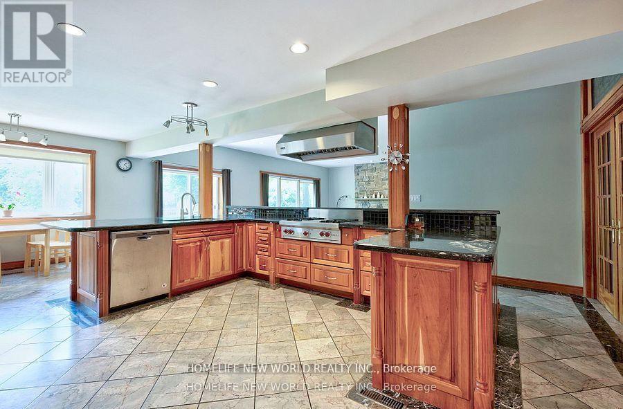 7 Sulgrave Crescent, Toronto, Ontario  M2L 1W5 - Photo 13 - C13090304