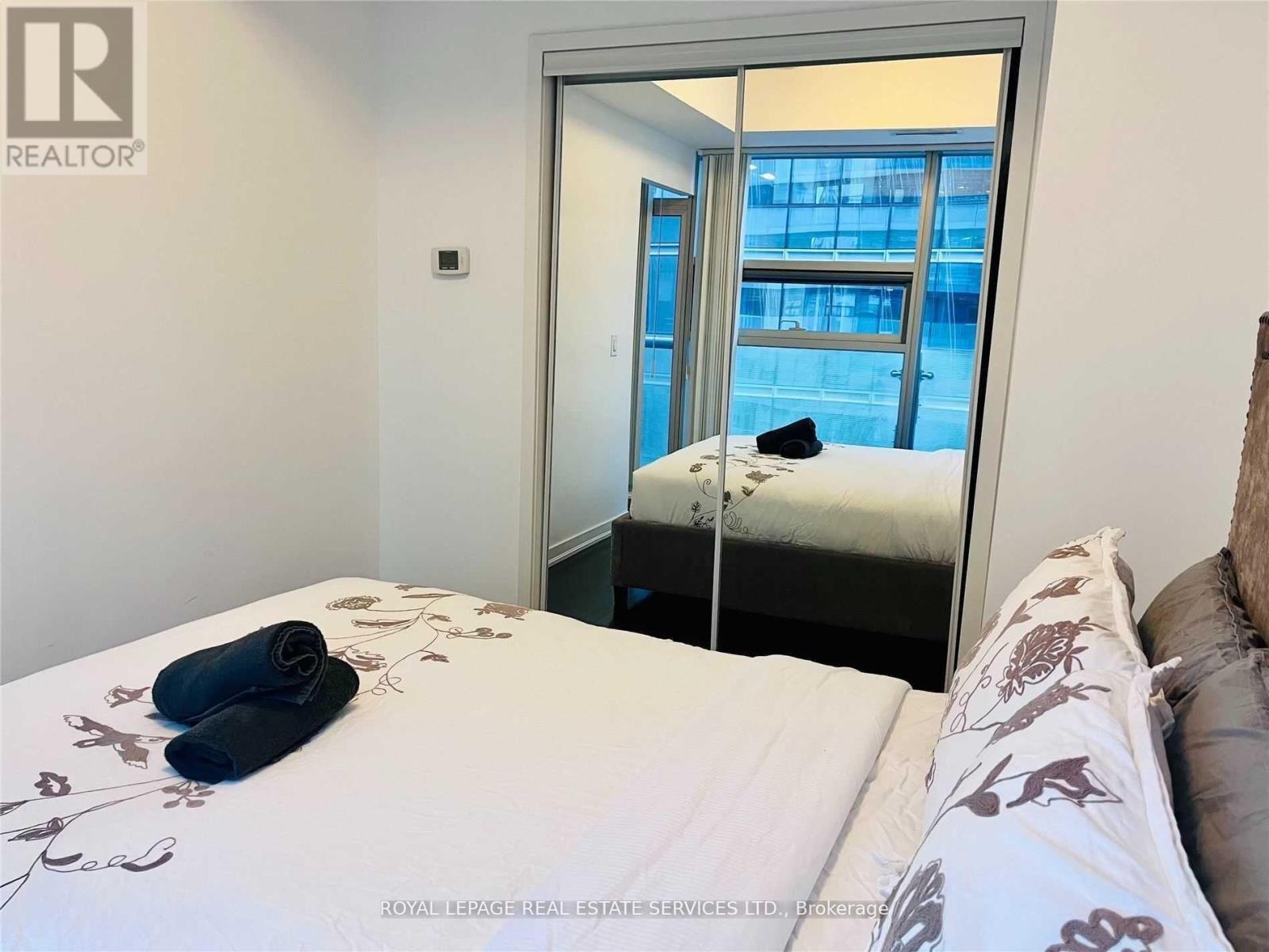 1909 - 14 York Street E, Toronto, Ontario  M5J 0B1 - Photo 12 - C13090416