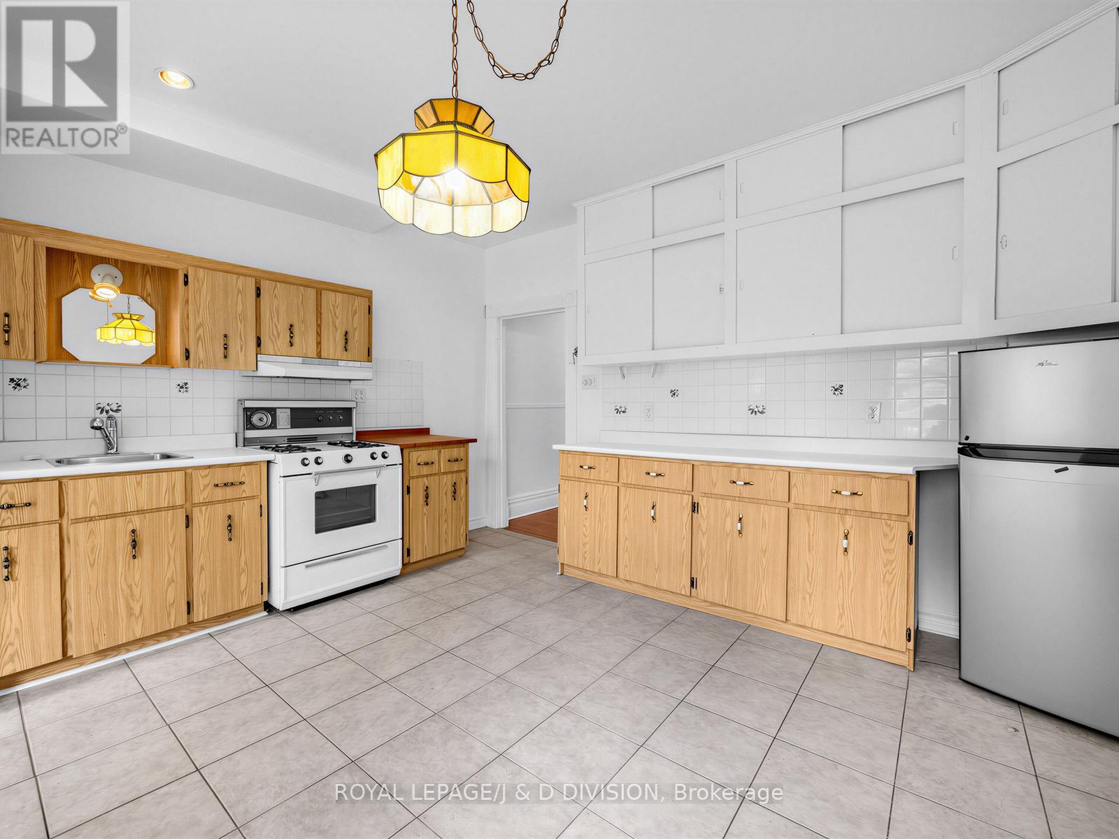 37 Henry Street, Toronto, Ontario  M5T 1W9 - Photo 10 - C13090424