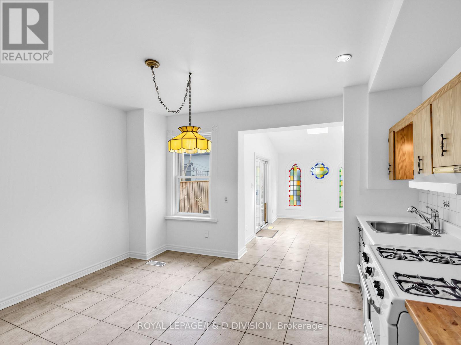 37 Henry Street, Toronto, Ontario  M5T 1W9 - Photo 11 - C13090424