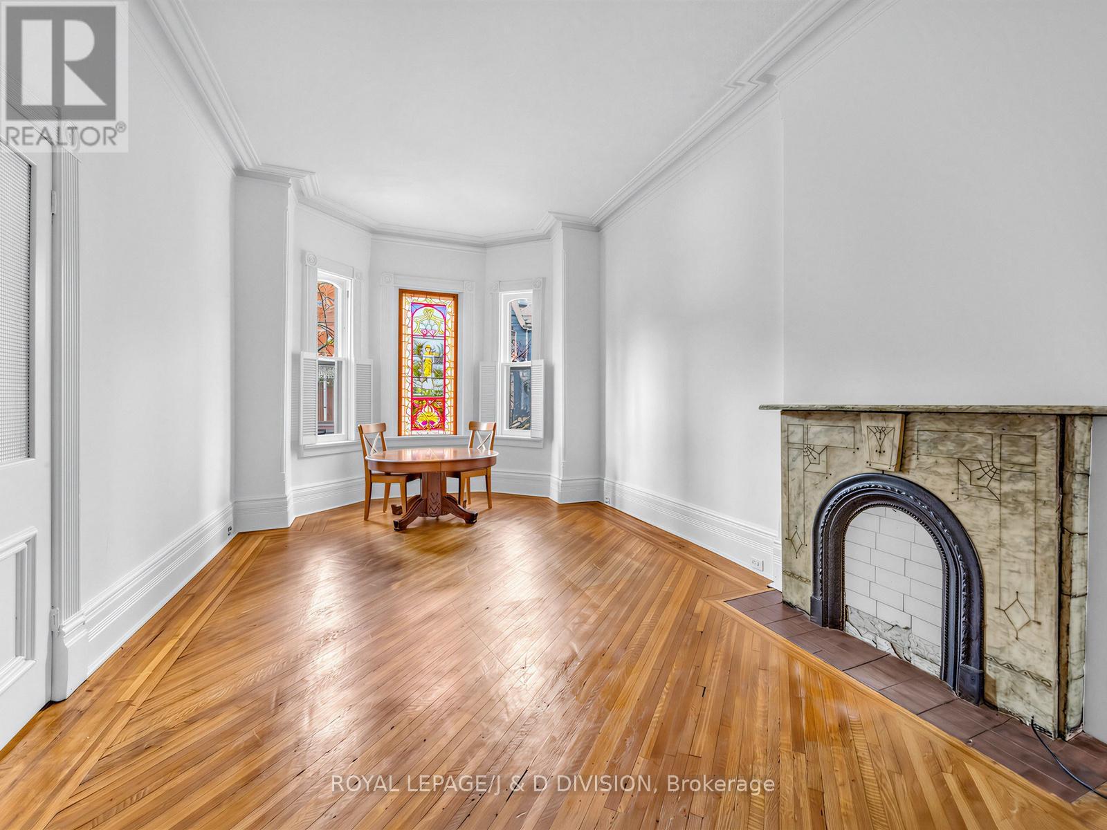 37 Henry Street, Toronto, Ontario  M5T 1W9 - Photo 5 - C13090424