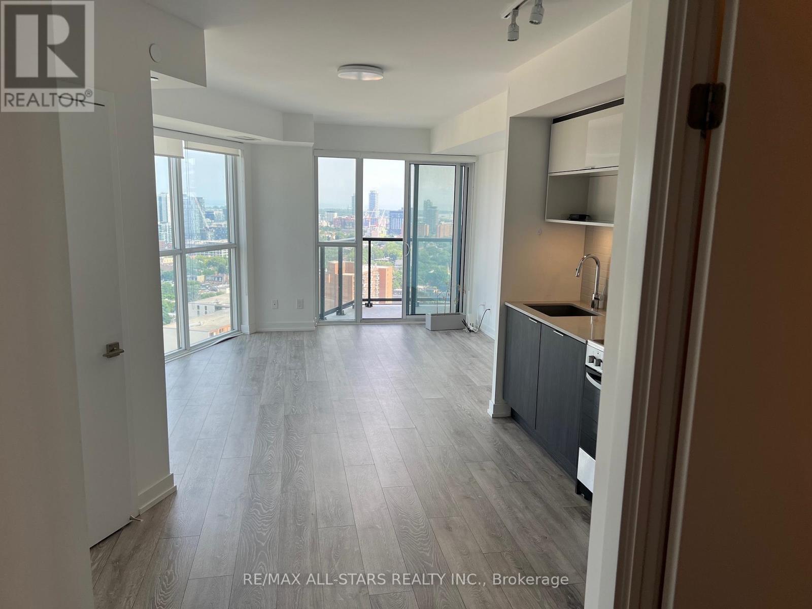 2104 - 159 Wellesley Street E, Toronto, Ontario  M4Y 0H5 - Photo 2 - C13090436