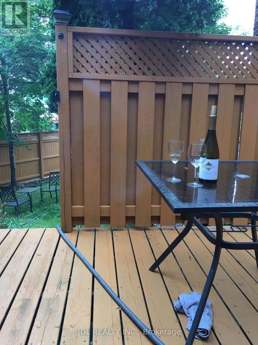 29 Highbourne Avenue, Toronto, Ontario  M5P 2J1 - Photo 2 - C13090444