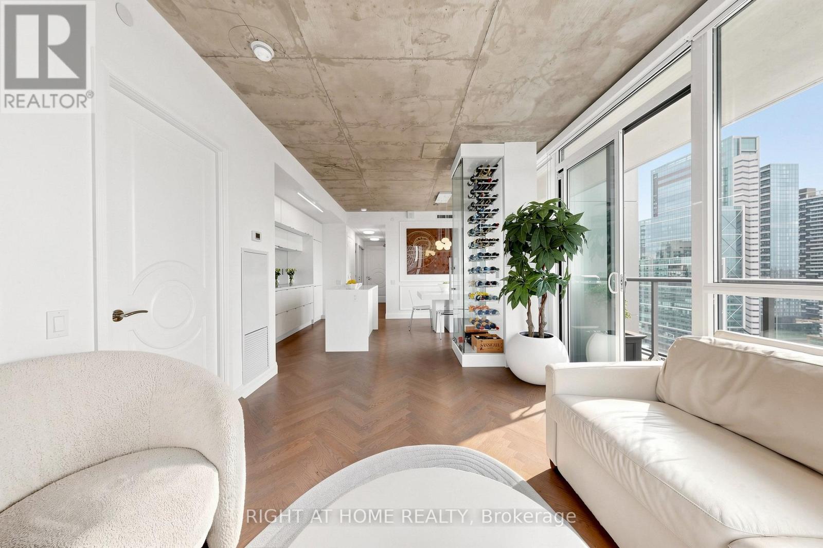 2409 - 88 Blue Jays Way, Toronto, Ontario  M5V 0L7 - Photo 13 - C13090516