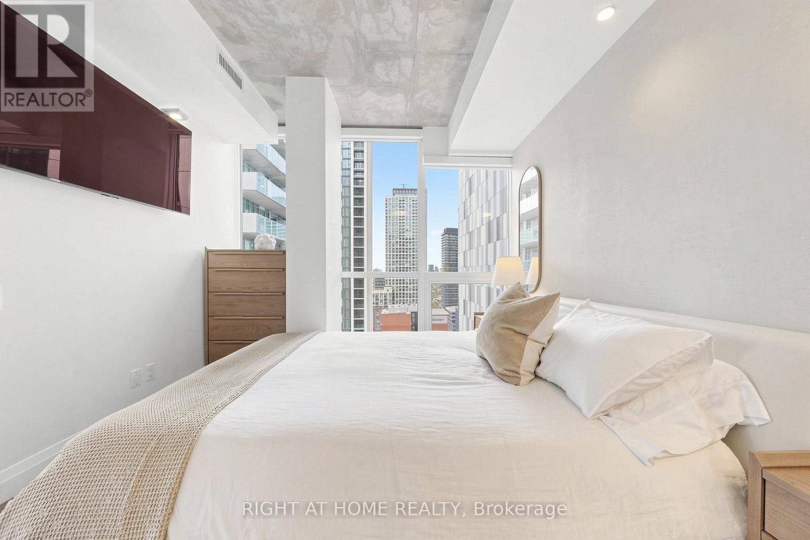 2409 - 88 Blue Jays Way, Toronto, Ontario  M5V 0L7 - Photo 15 - C13090516