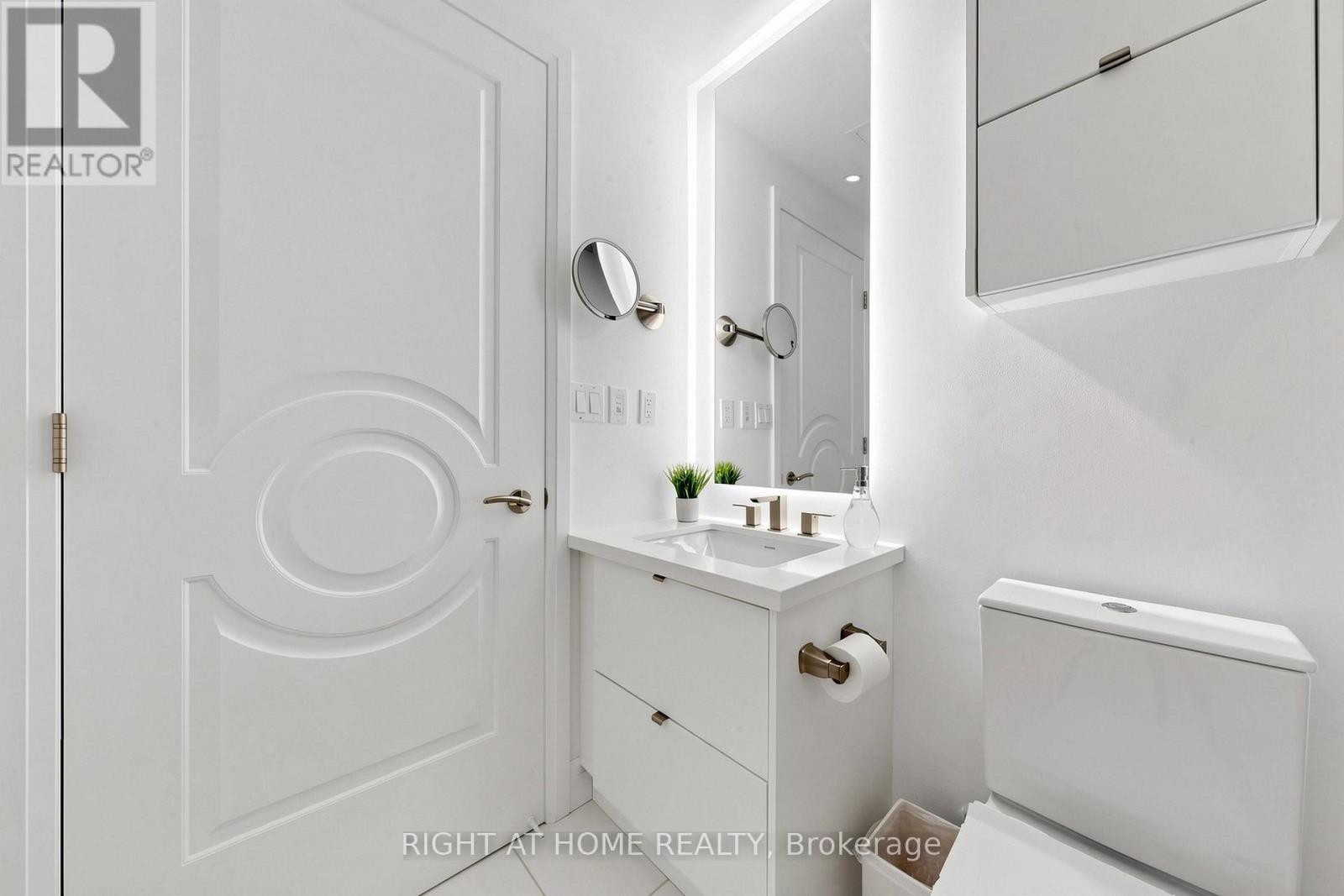 2409 - 88 Blue Jays Way, Toronto, Ontario  M5V 0L7 - Photo 17 - C13090516