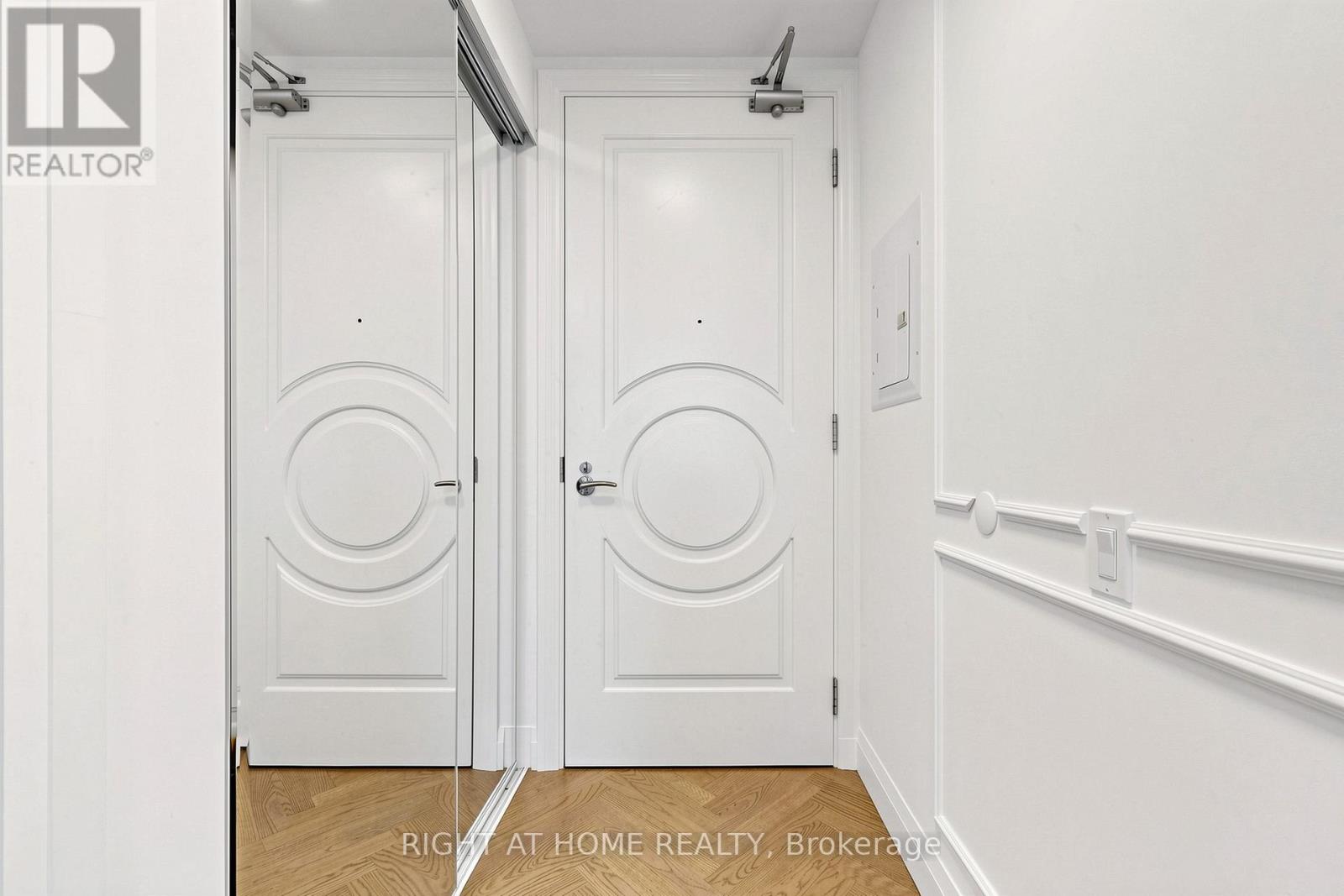 2409 - 88 Blue Jays Way, Toronto, Ontario  M5V 0L7 - Photo 24 - C13090516