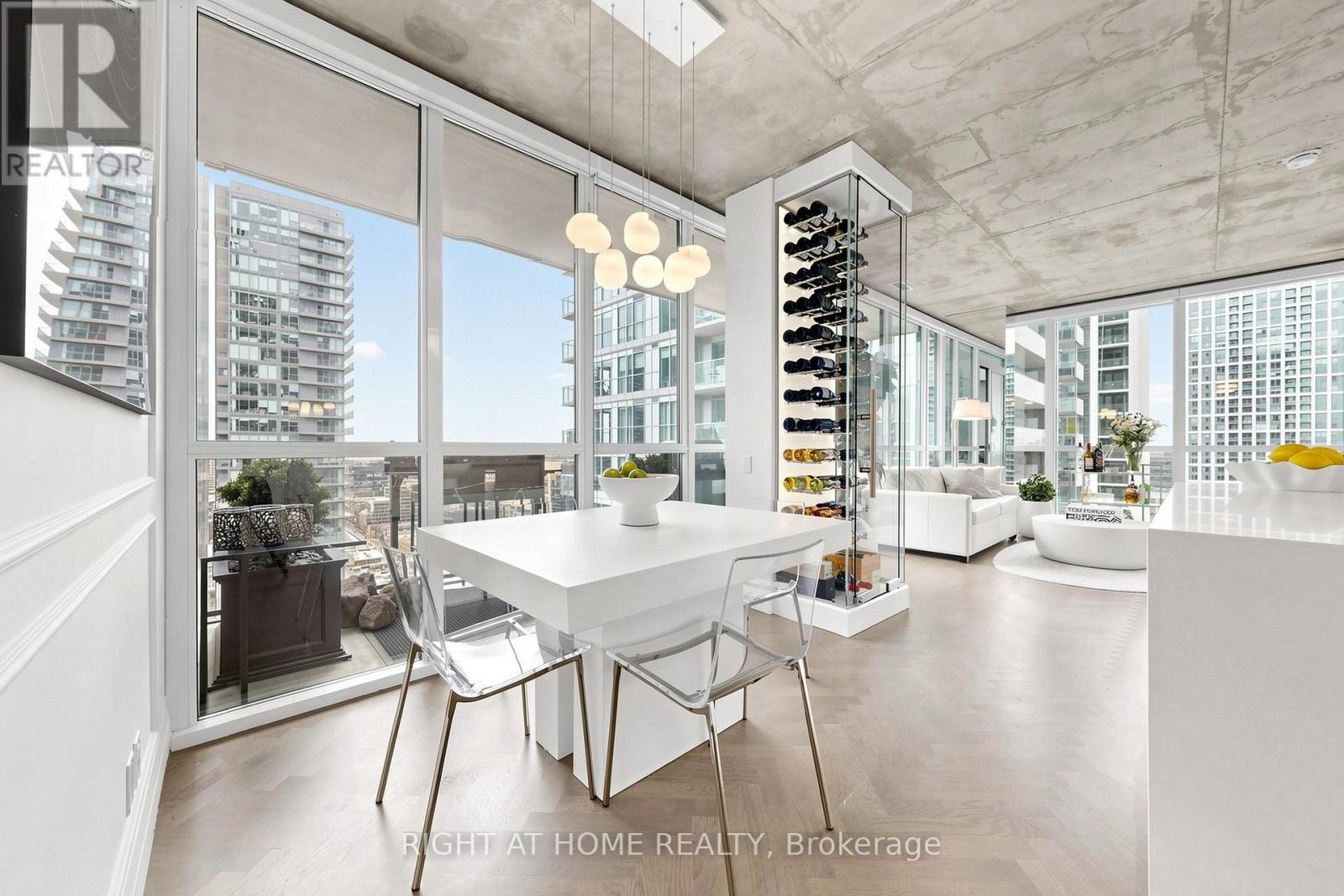 2409 - 88 Blue Jays Way, Toronto, Ontario  M5V 0L7 - Photo 6 - C13090516