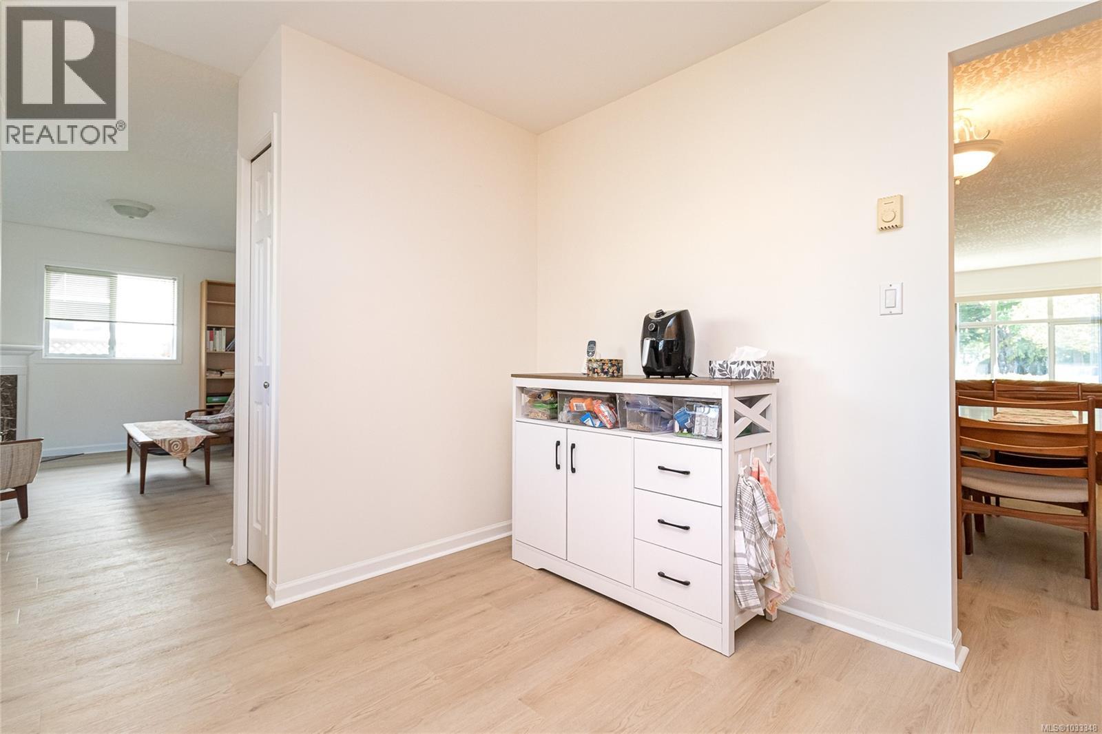 1804 Newton St, Saanich, British Columbia  V8R 2R4 - Photo 14 - 1033348