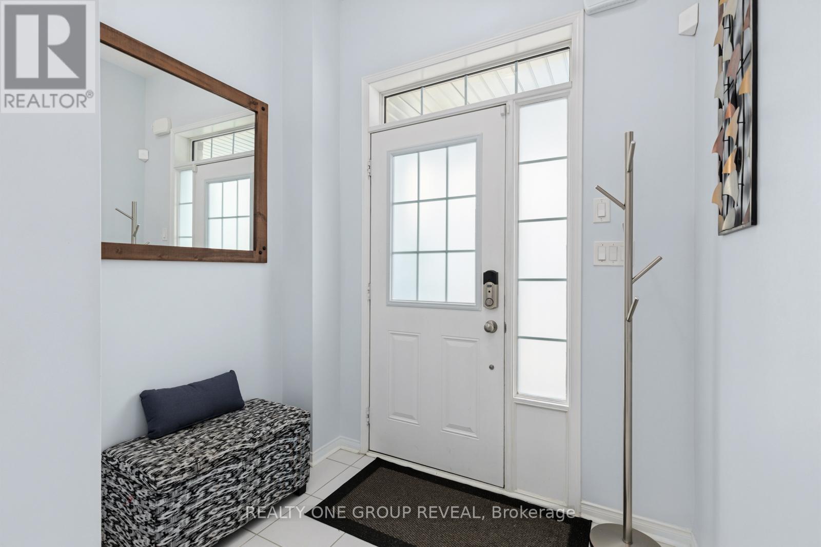 2 Rimrock Crescent, Whitby, Ontario  L1N 0E5 - Photo 4 - E13090272