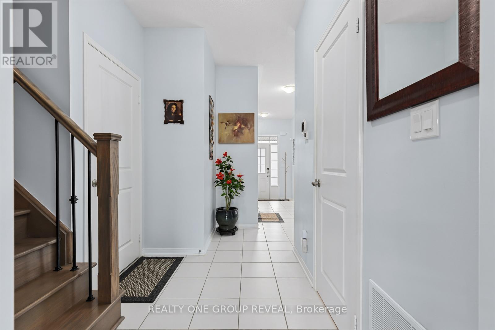 2 Rimrock Crescent, Whitby, Ontario  L1N 0E5 - Photo 7 - E13090272