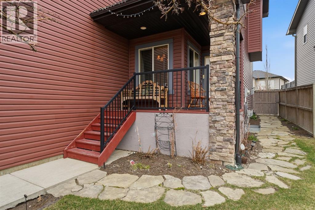 2593 Coopers Circle SW, Airdrie, Alberta  T4B 3K2 - Photo 3 - A2305434