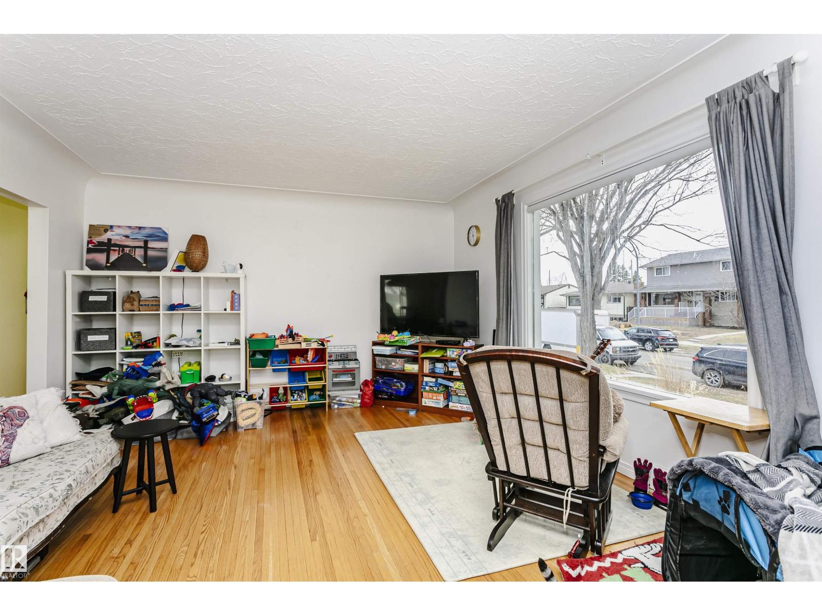 9760 64 Av Nw, Edmonton, Alberta  T6E 0J5 - Photo 2 - E4485965