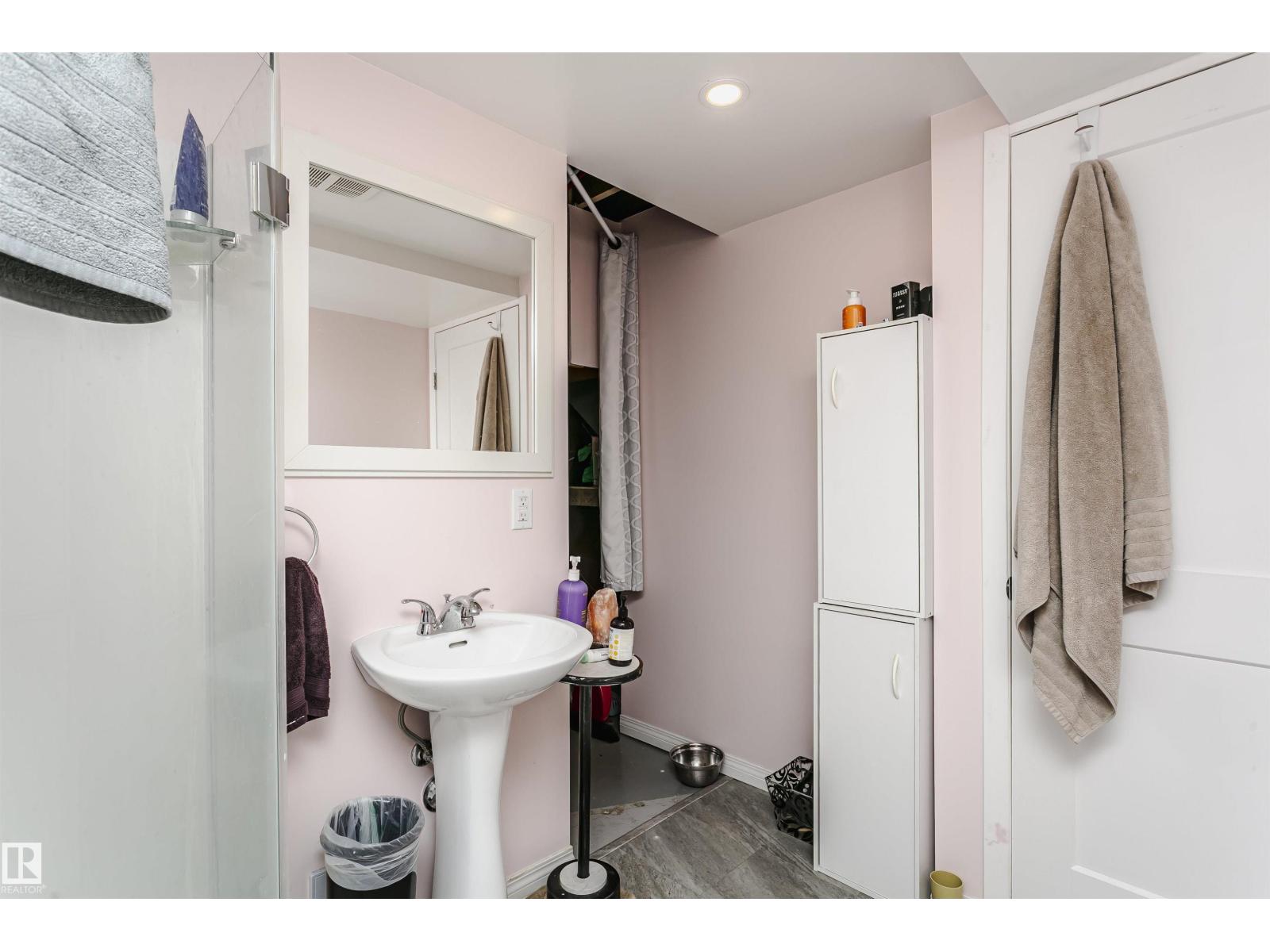 9760 64 Av Nw, Edmonton, Alberta  T6E 0J5 - Photo 25 - E4485965