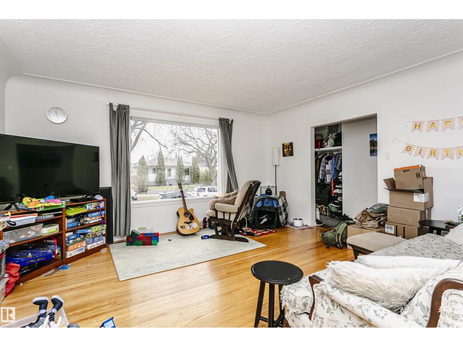 9760 64 Av Nw, Edmonton, Alberta  T6E 0J5 - Photo 3 - E4485965