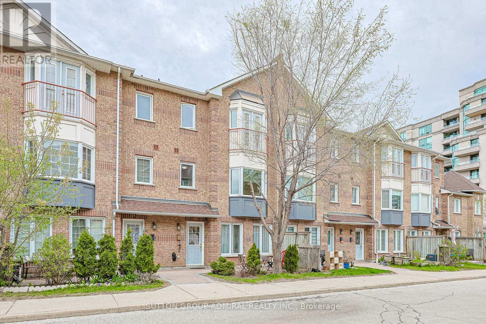 96 - 151 TOWNSGATE DRIVE, Vaughan, Ontario