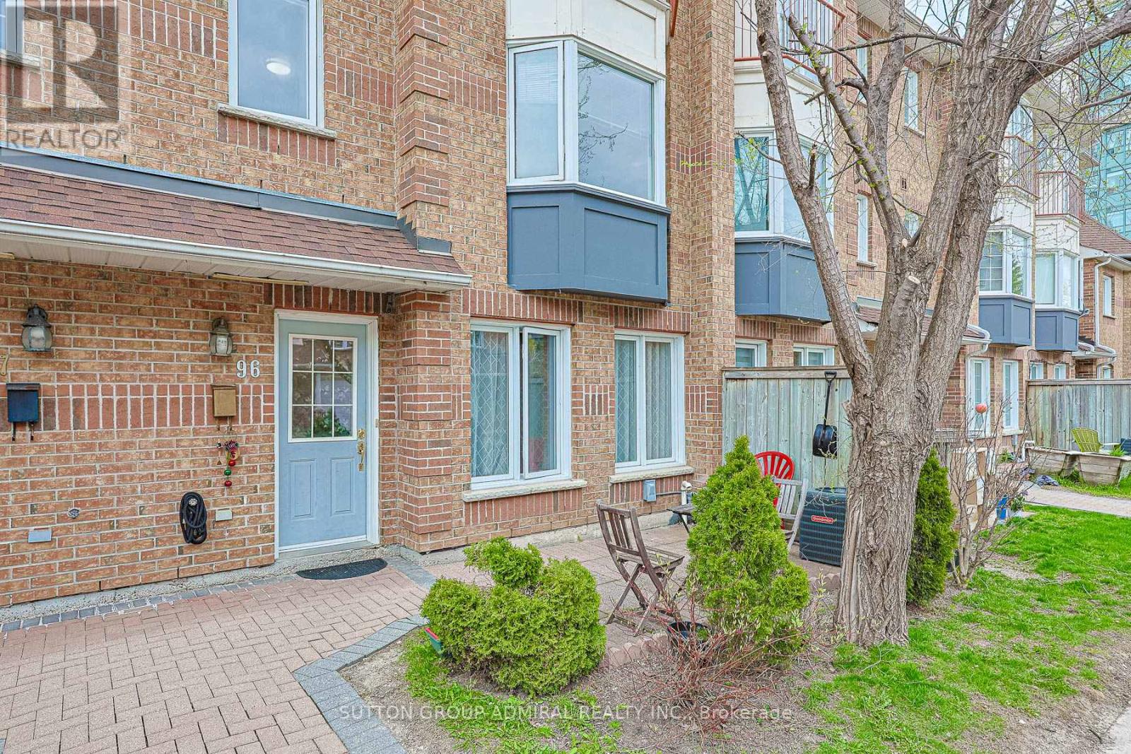 96 - 151 Townsgate Drive, Vaughan, Ontario  L4J 8J7 - Photo 2 - N13090226