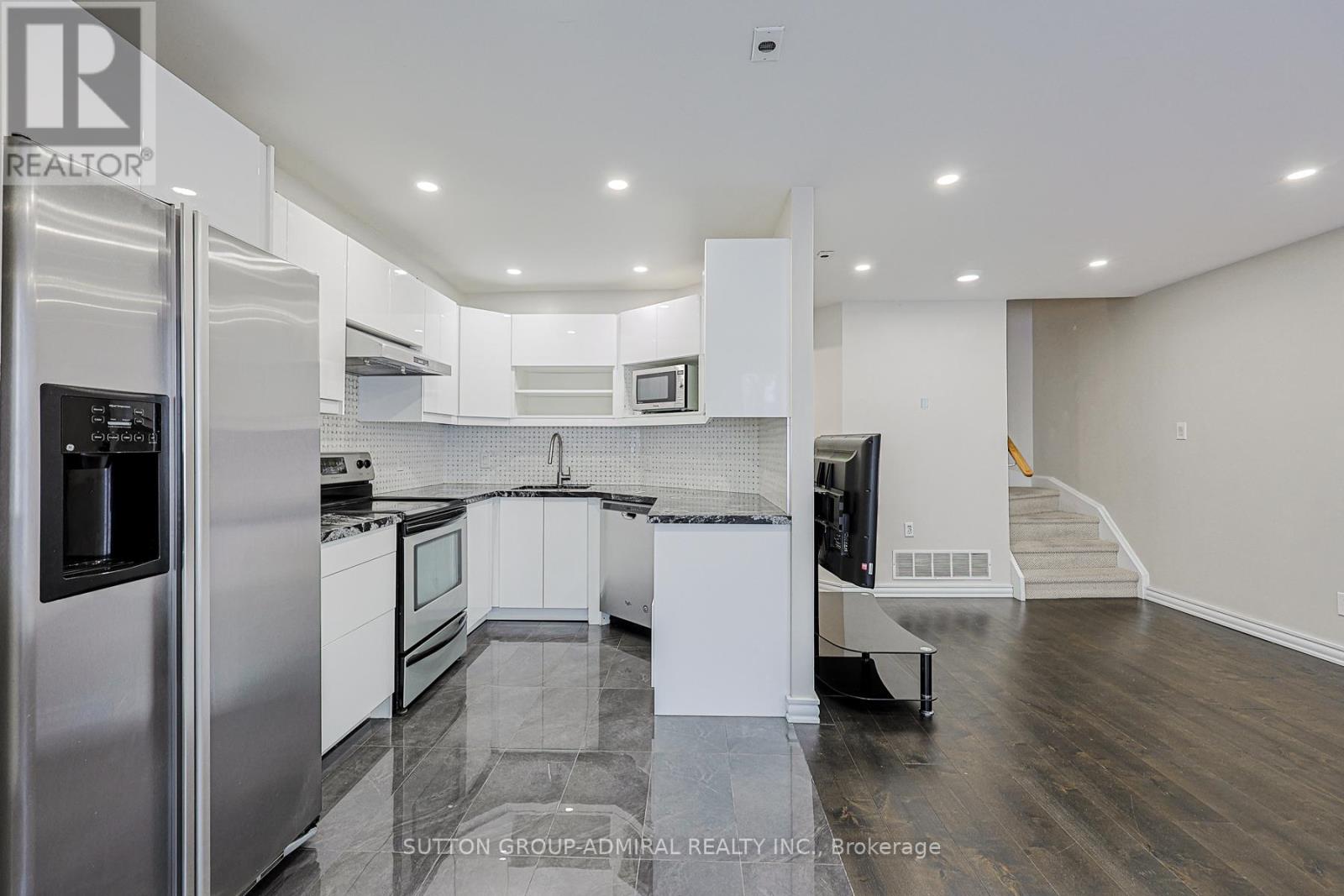 96 - 151 Townsgate Drive, Vaughan, Ontario  L4J 8J7 - Photo 4 - N13090226