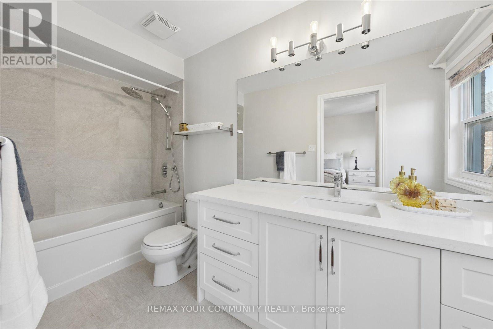 4 Marinucci Court, Richmond Hill, Ontario  L4C 0M3 - Photo 22 - N13090310