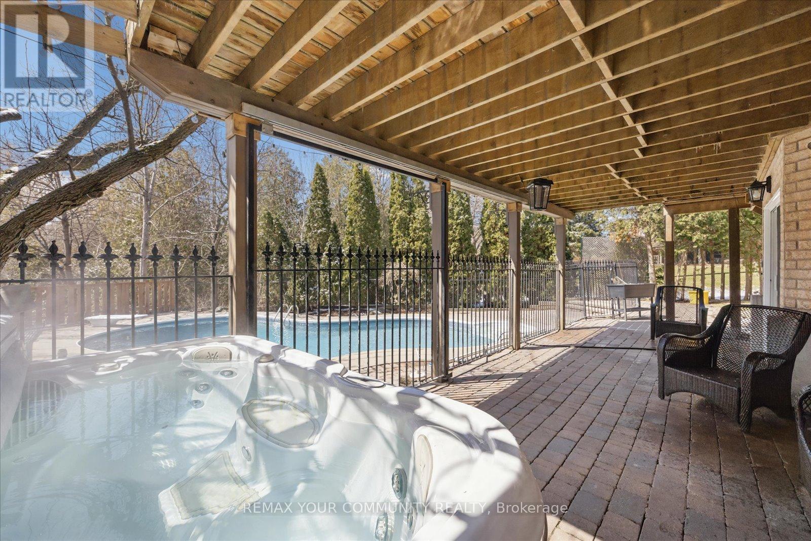4 Marinucci Court, Richmond Hill, Ontario  L4C 0M3 - Photo 34 - N13090310