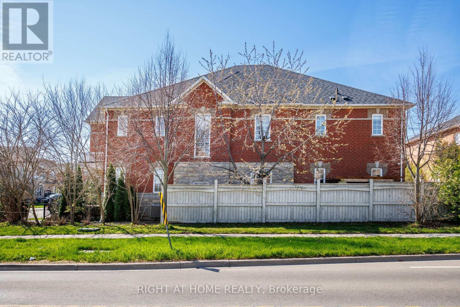 116 Knightshade Drive, Vaughan, Ontario  L4J 9L1 - Photo 2 - N13090418