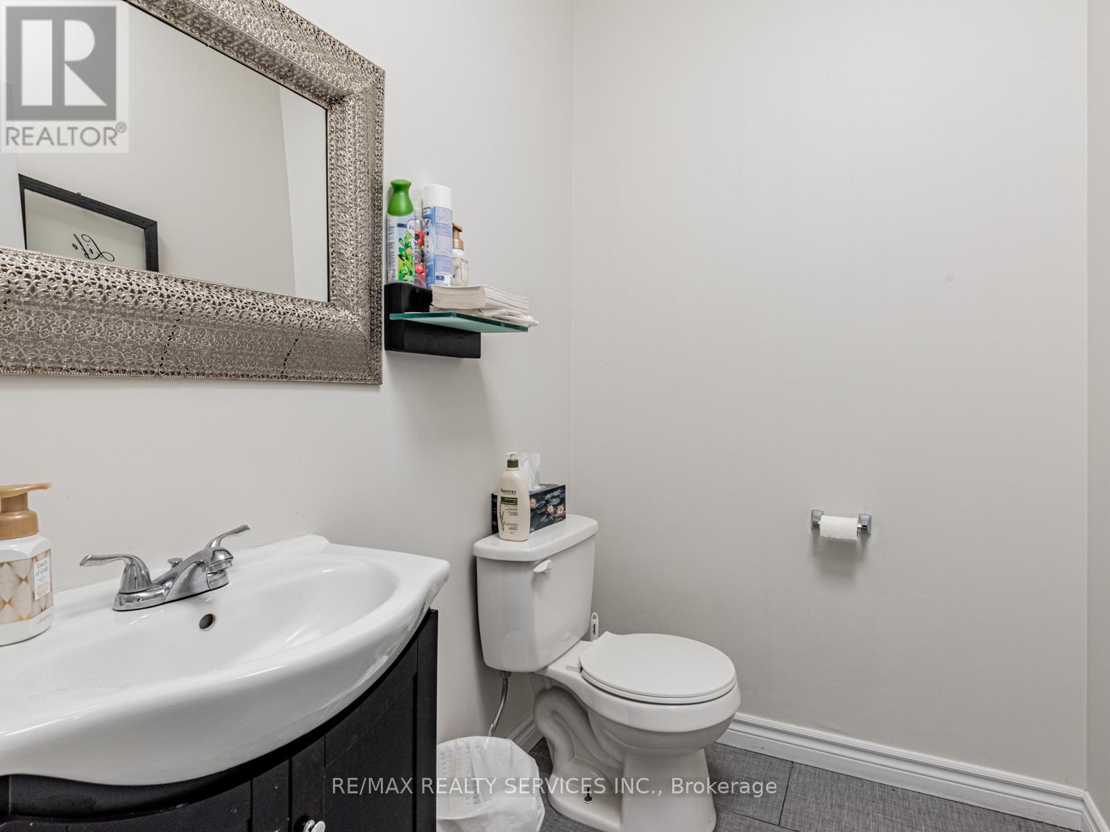 6 - 2 Tall Grass Trail, Vaughan, Ontario  L4L 3Y9 - Photo 8 - N13090428